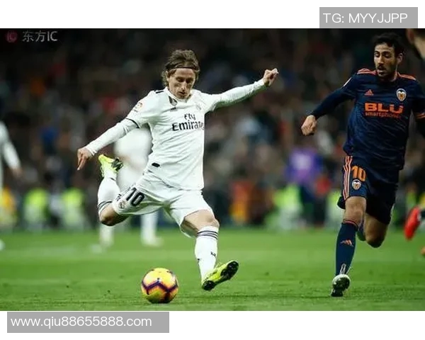 全球足球明星汇聚各国风采展现精彩瞬间